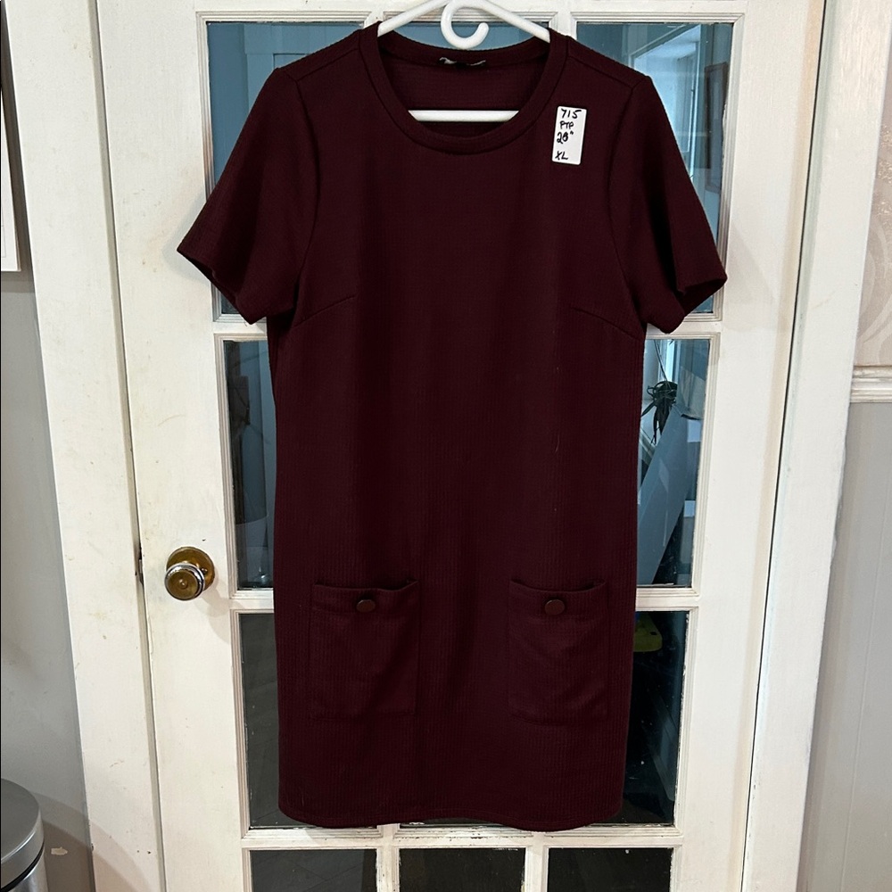 715.  Burgundy Short Sleeve Dress with Pockets